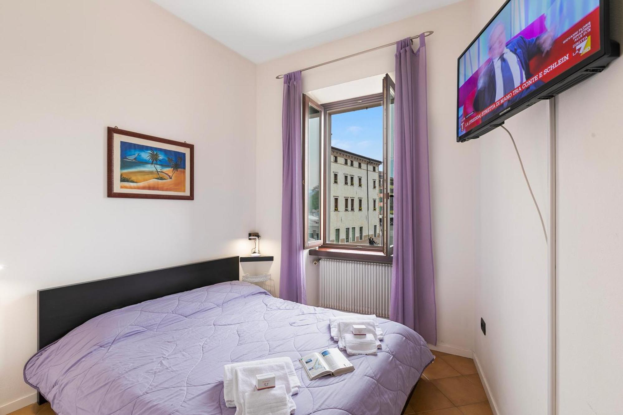Lake View Historical Center Apartment - Happy Rentals Riva del Garda Esterno foto