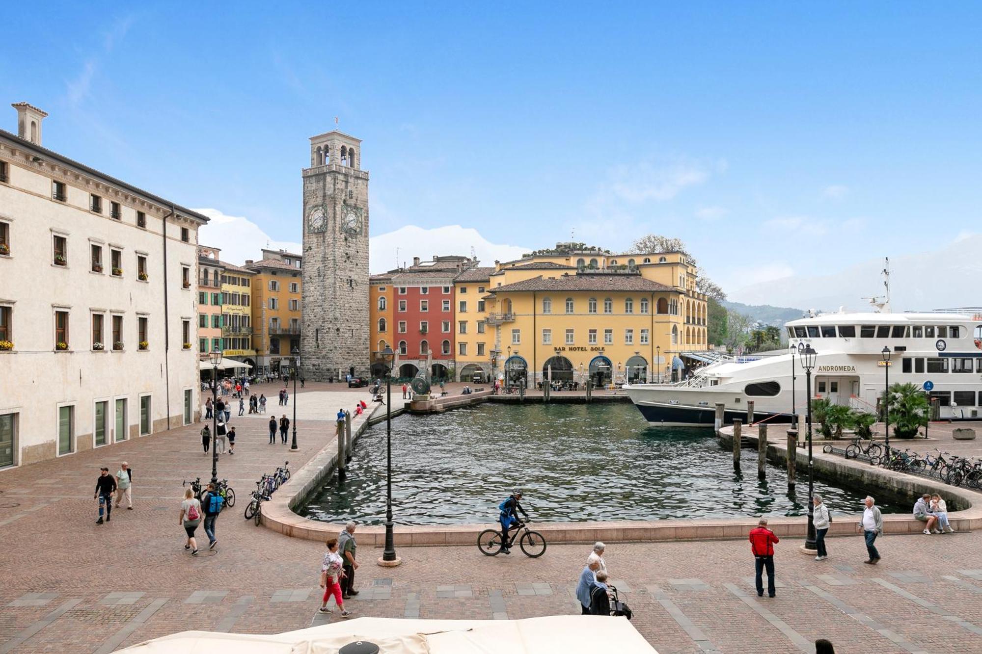 Lake View Historical Center Apartment - Happy Rentals Riva del Garda Esterno foto
