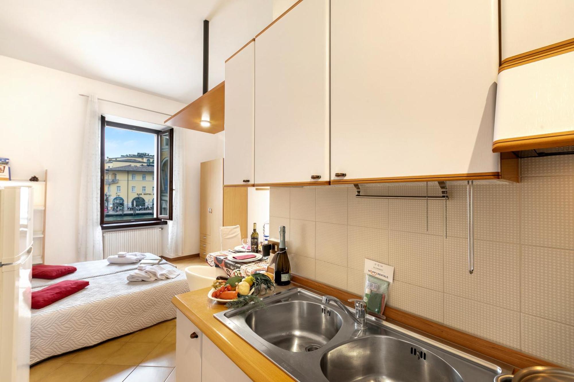 Lake View Historical Center Apartment - Happy Rentals Riva del Garda Esterno foto